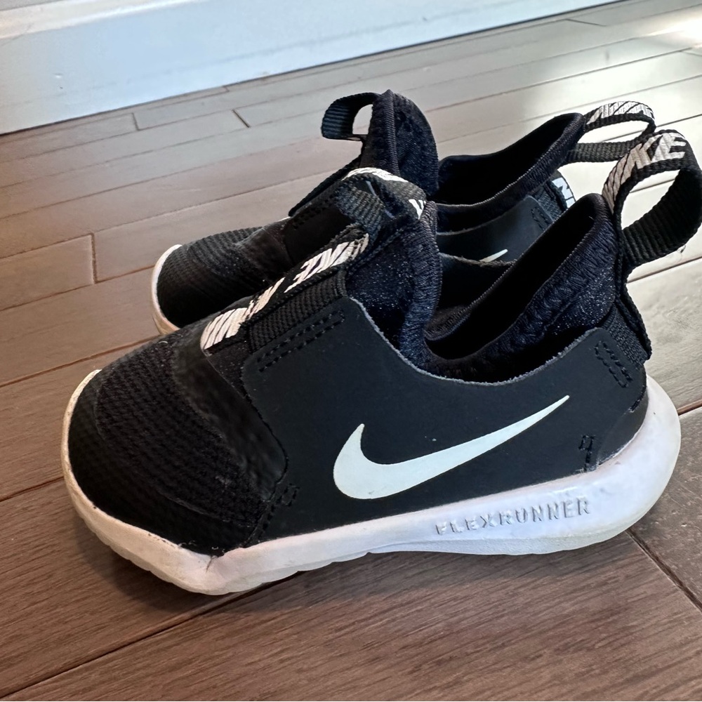Nike Flex Run Baby Sneakers, gently used, size 5C